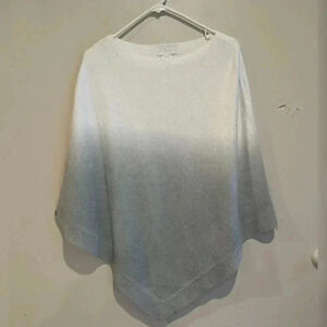 Barefoot dreams cozy chic ultra lite poncho in ocean breeze NEW